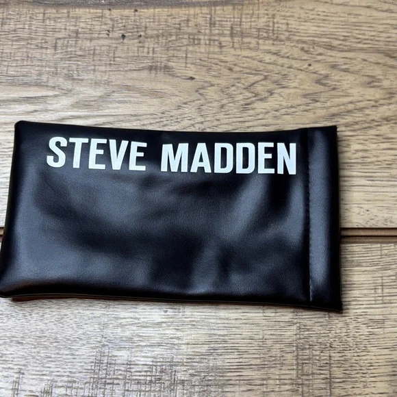 Steve Madden Mystie Gold Frame Sunglasses- NWT - Picture 4 of 4